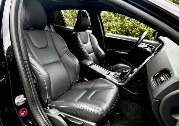 Volvo V60 cena 77900 przebieg: 202762, rok produkcji 2018 z Sztum małe 781